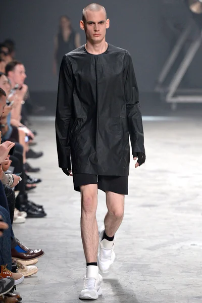 Look 28